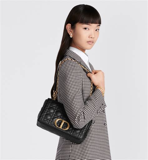 三點認識 Dior 2021早春新包「Dior Caro」：搭配方式 .